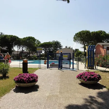 Διαμέρισμα Great Flat In A With Pool *