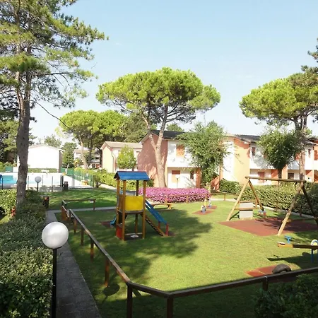 Lejlighed Great Flat In A With Pool Bibione