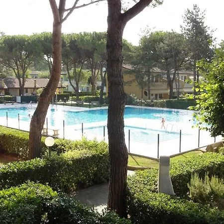 Great Flat In A With Pool Appartamento Bibione